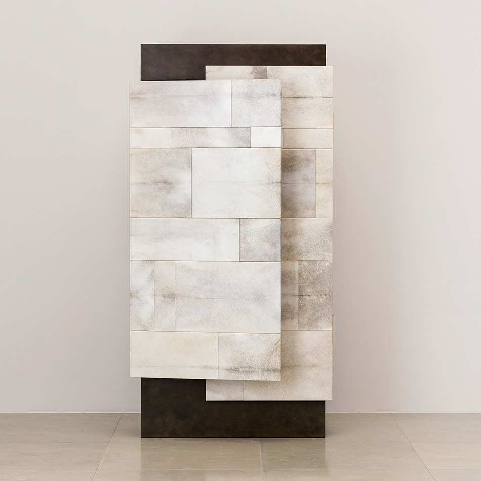 Medium Hervevan Furn M 491 ARMOIRE KIMONO