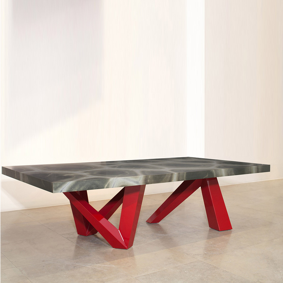 Medium Herve Furn M TABLE HYPERTENSION