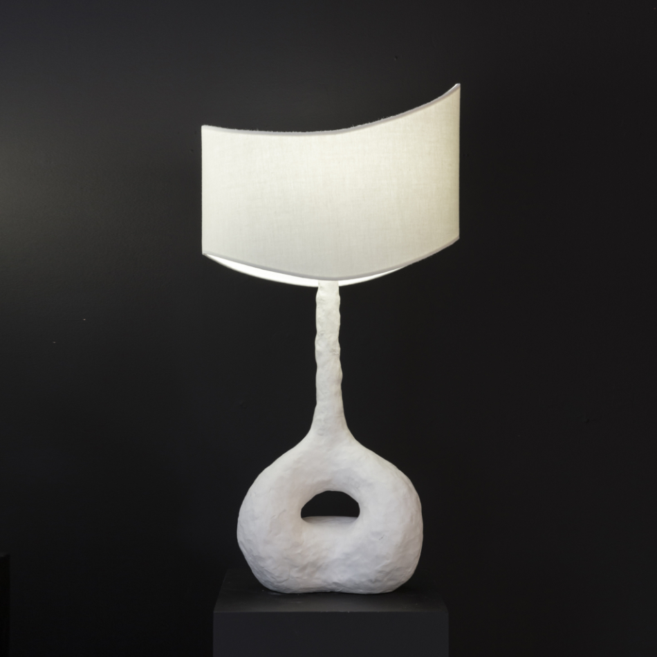 Medium RP John Koga Nalu Table Lamp 01 01 Me