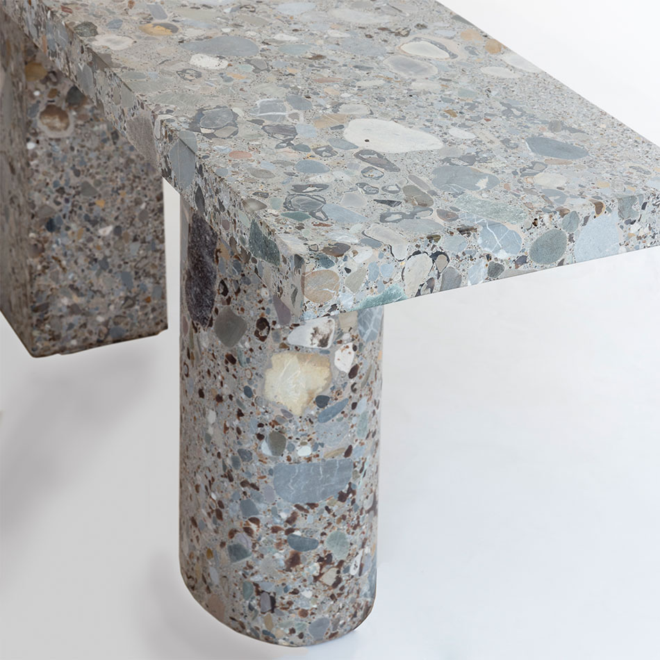 Eric Schmitt Out Fit Console D4