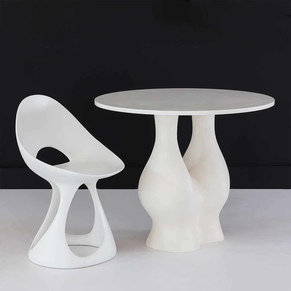 Eric Schmitt Out Standing Dining Table D5