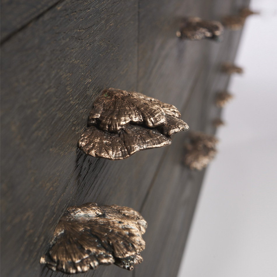 Cl Gk Detailfurn Dresser 1