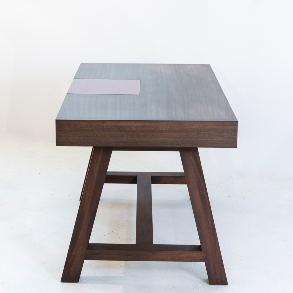 Patrick Naggar Lucca Desk D4