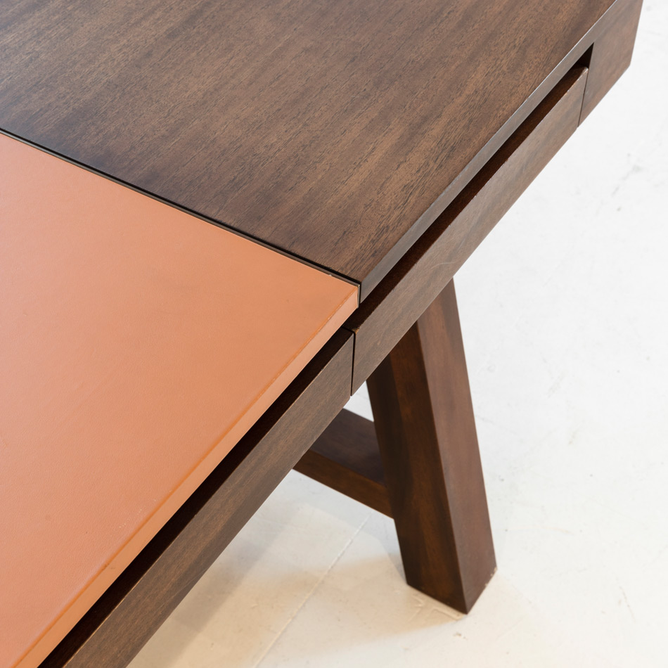 Patrick Naggar Lucca Desk D5