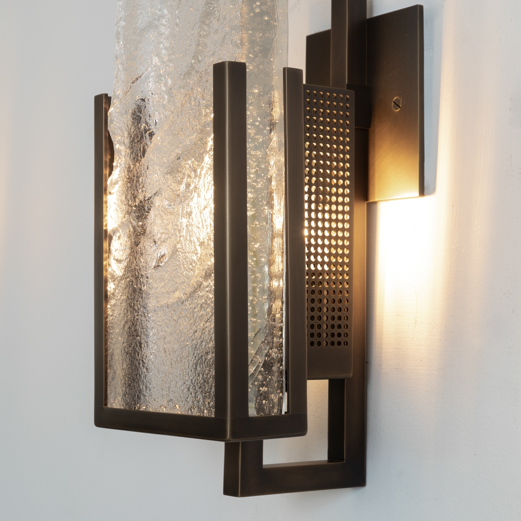 Ralph Pucci Ice Sconce Large 4