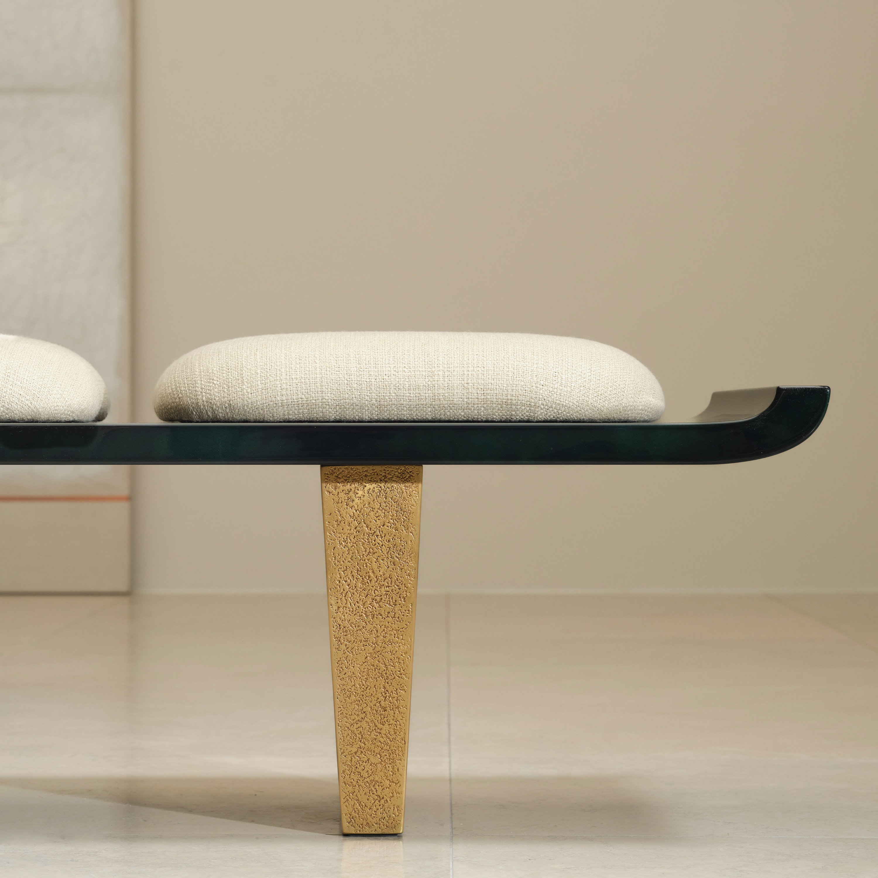 654 BANQUETTE AKIRA (3) Resize