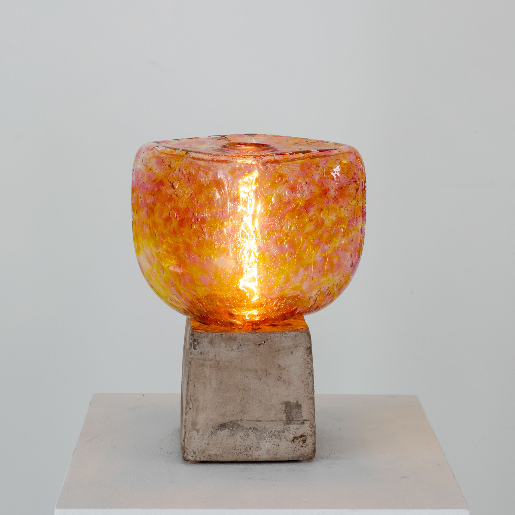 HYDROCHROM TABLE TOP LAMP 01 2