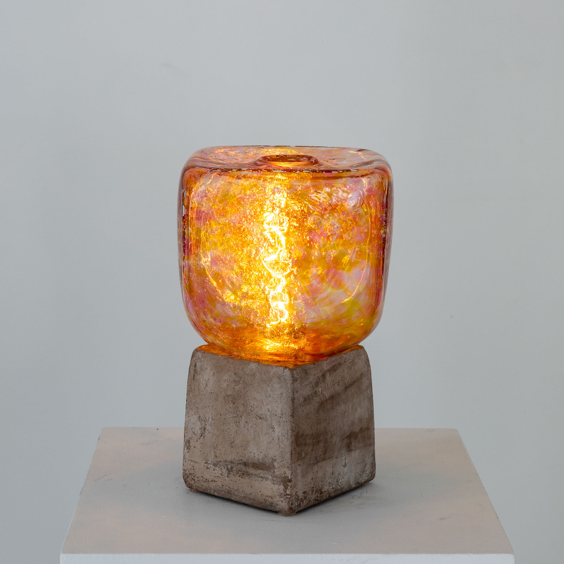 HYDROCHROM TABLE TOP LAMP 01 4