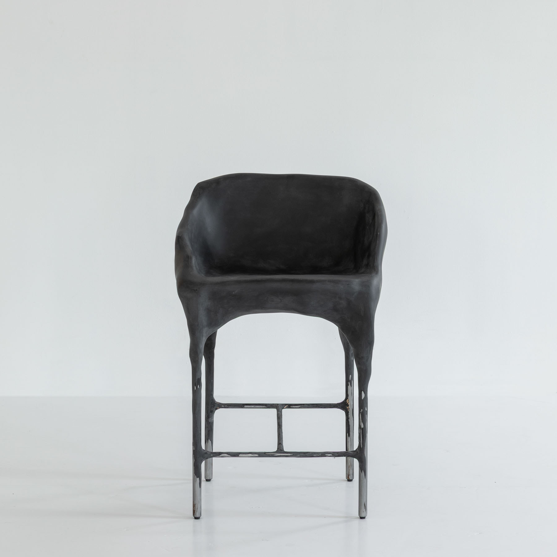 OBSIDIAN BAR STOOL
