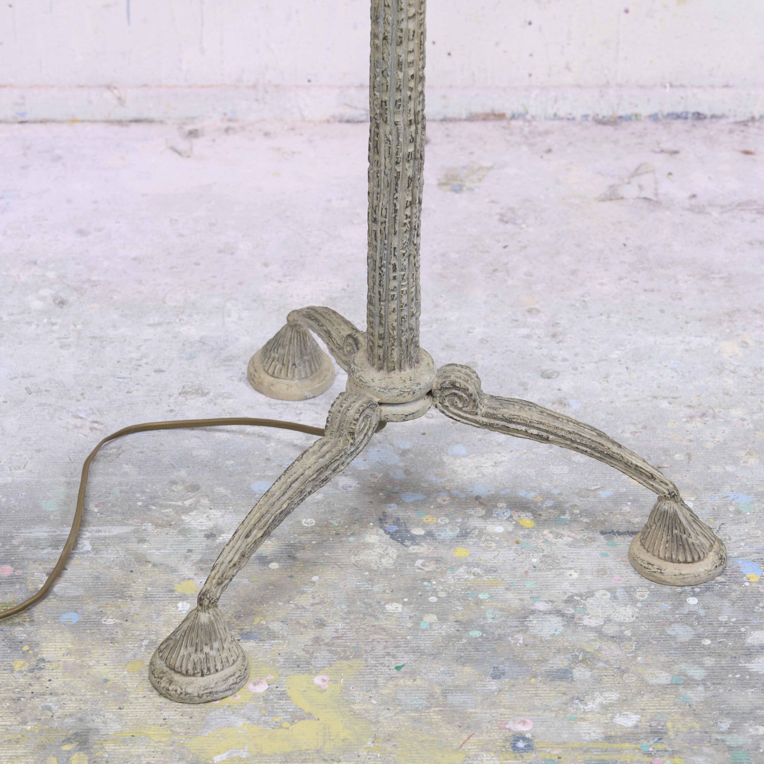 Louis Cane Parrot Floor Lamp_Detail